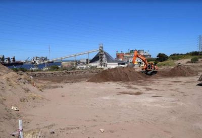 Puerto Quequ�n recibir� en un mes su primera carga de molinos e�licos 