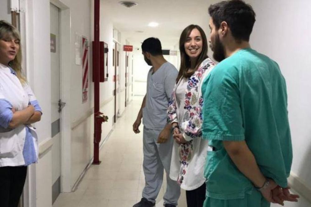 Vidal visit sorpresivamente el hospital de Baha Blanca y seguir con su recorrida por el interior