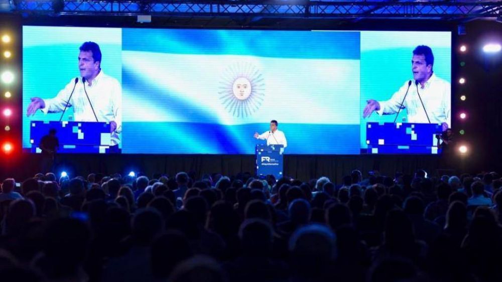 Massa abandona la avenida del medio y busca polarizar con Macri