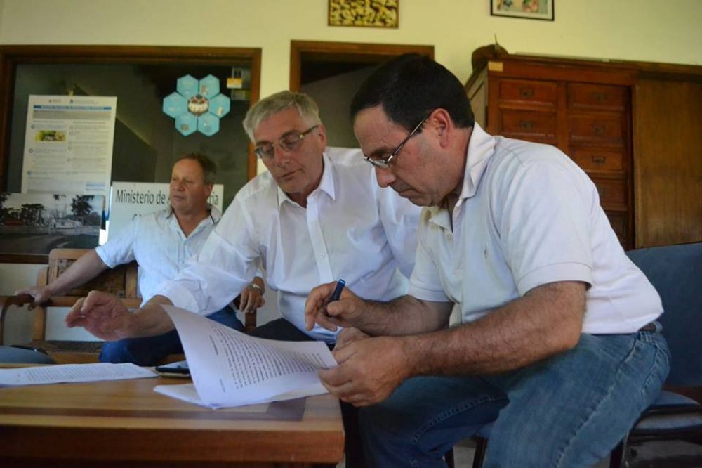 Gral. Belgrano: Dinpoli firm un convenio con Apiario Pedro Bover