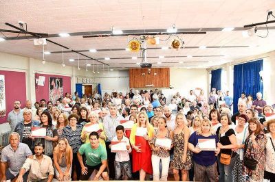 Un centenar de instituciones locales fueron reconocidas por el municipio