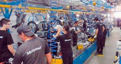 Con las ventas por el piso, Motomel adelanta vacaciones