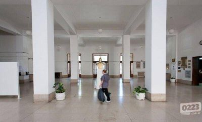 El acatamiento del paro de municipales es del 97% y anuncian retenci�n de tareas por tiempo indeterminado