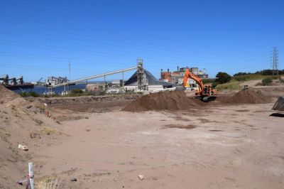 Video: Los trabajos en Puerto Quequ�n para recibir los aerogeneradores de 3 parques e�licos