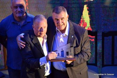 Florecieron en la Legislatura los Premios Jard�n de la Rep�blica