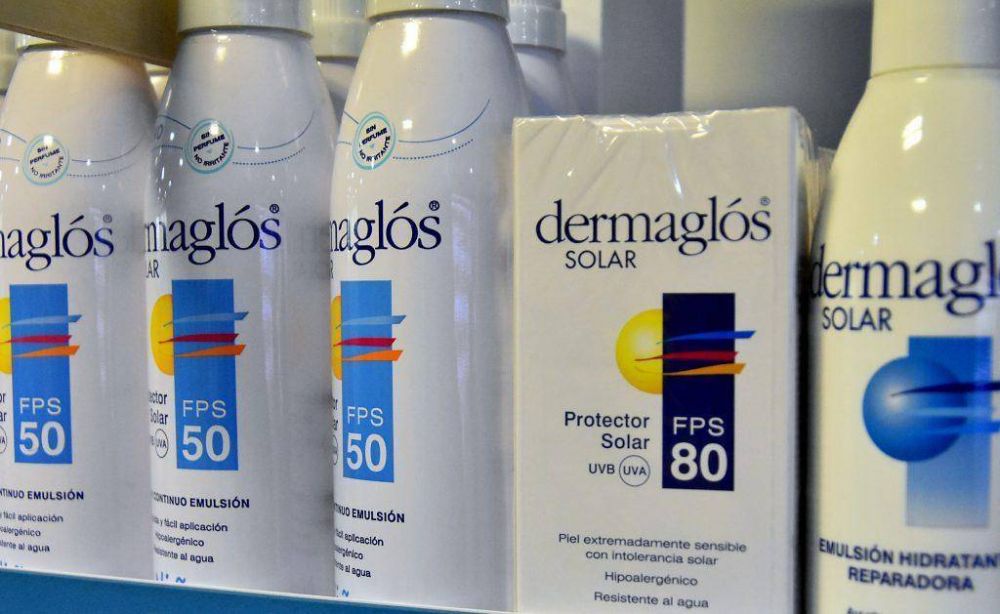 Los protectores solares, indispensables para cuidar la piel pero con precios por las nubes