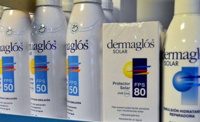 Los protectores solares, indispensables para cuidar la piel pero con precios por las nubes