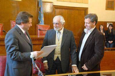 Willy Araoz Peralta Ramos recibi� la distinci�n de ciudadano ilustre