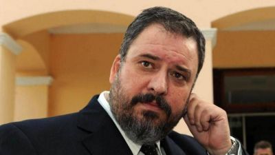 La gesti�n de Regueiro contrat� a fiscal destituido por incumplimiento de deberes de funcionario p�blico