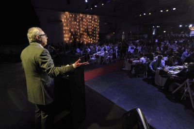 Zamora manifest� su apoyo al turismo como pol�tica de estado