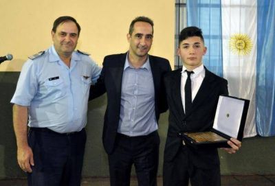 Tagliaferro particip� del acto de graduaci�n del Instituto Nacional de Aviaci�n Civil