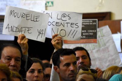 El Ejecutivo denunci� al Concejo por restablecer la bonificaci�n a los docentes municipales