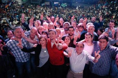 Con elogios a los chalecos amarillos de Francia, M�ximo promete 