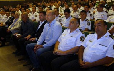  El Intendente destac� el trabajo de la Polic�a Bonaerense en su 138� aniversario