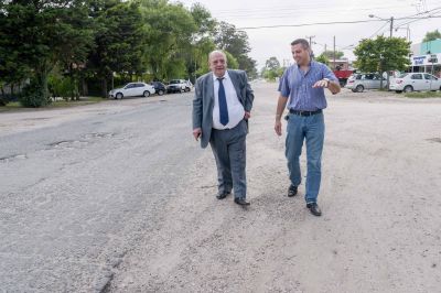 Arroyo recorri� los lugares donde comenzar�n en breve dos grandes obras