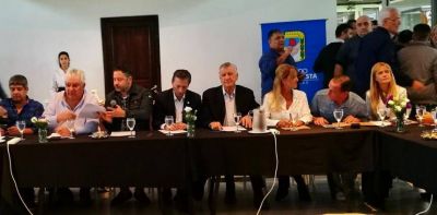 Condena a Gustavo Men�ndez: m�s apoyo del peronismo, m�s acusaciones contra Vidal