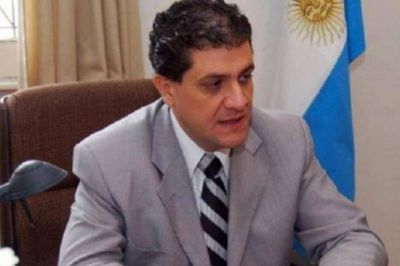 A las 19, Luis Arias cierra el a�o con una conferencia de prensa, despu�s del bombazo que tir� Grabois contra el PJ platense