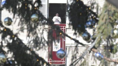 �ngelus del Papa: Confiar en Dios y perdonar, como Esteban, a imitaci�n de Jes�s
