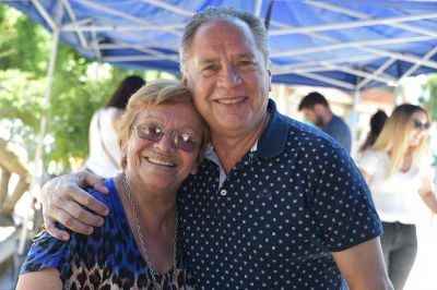Descalzo inaugur� los pavimentos de las calles Chilavert y Orgaz