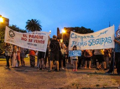 Unas 300 personas marcharon pidiendo por �playas sin ruedas�