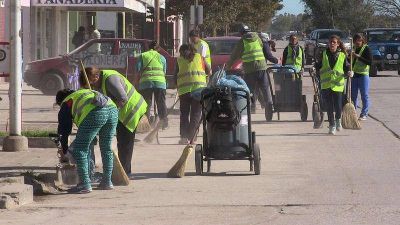 Servicios P�blicos realiza barrido, hormigonado y pintura de cordones 