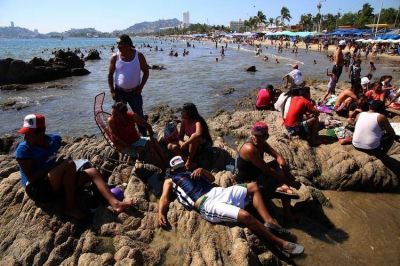 Arena, sol... y basura: recolectaron 273 toneladas de desperdicios en playas de Acapulco