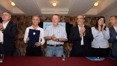 Schiaretti prometi� 170 millones de pesos para ampliar la red cloacal de Carlos Paz