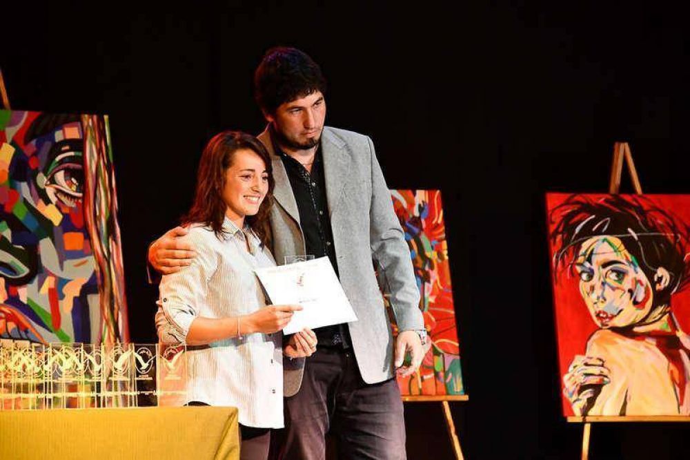 A sala llena en el Teatro Municipal, se entregaron los premios El Fil�ntropo