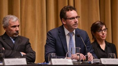 El Banco Central tiene problemas para bajar las tasas de inter�s y dio se�ales de m�s dureza al mercado