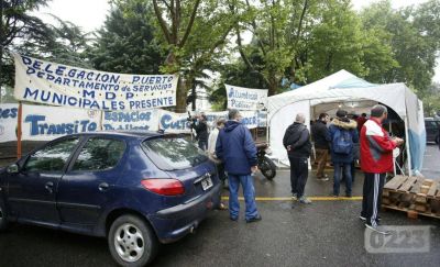 Municipales endurecen su postura y la Provincia amenaza con retirarse de la mesa de negociaci�n