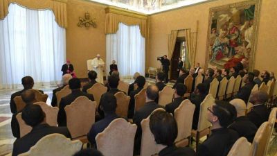El Papa: si el jesuita se encuentra como cordero entre lobos, debe permanecer cordero