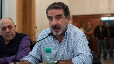 Akike elogi� el amparo de los intendentes peronistas