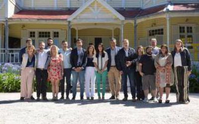 Comisi�n sobre desdoblamiento electoral en Provincia se constituy�, fij� temario y sesionar� otras tres veces