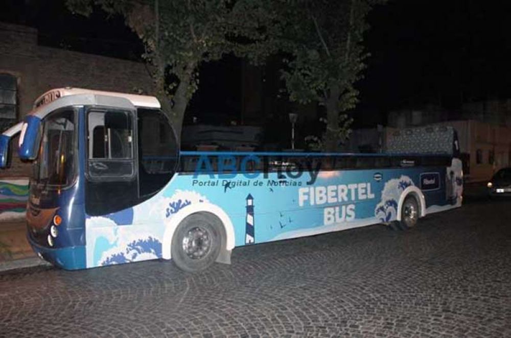 Aprobar�n hoy el funcionamiento del pol�mico colectivo descapotable