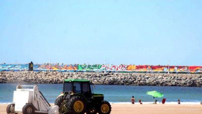 Con un moderno sistema, contin�a el operativo para tener playas m�s limpias
