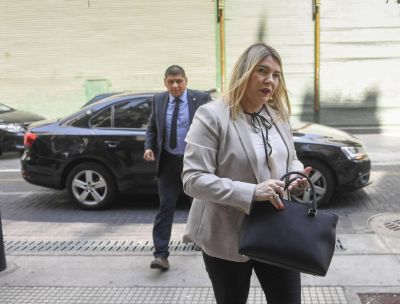 Molesta por la política industrial, Bertone planta a Macri