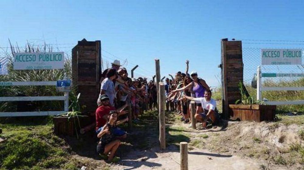 Organizaciones liberaron un acceso pblico a playas del sur