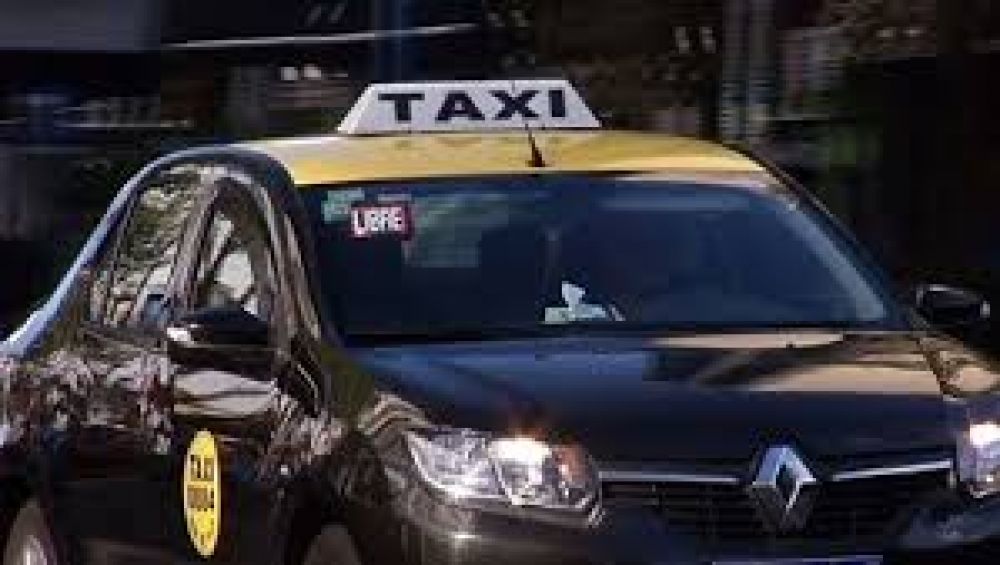 Taxistas convocan a asamblea ante posible desembarco de Uber