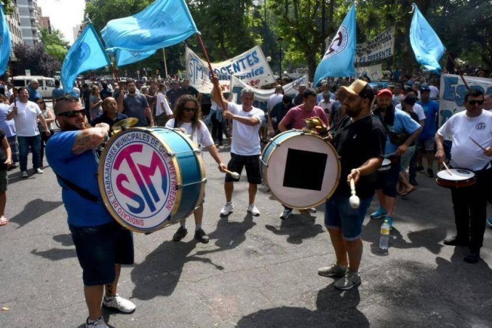 Una huelga municipal paraliza a Mar del Plata en plena temporada