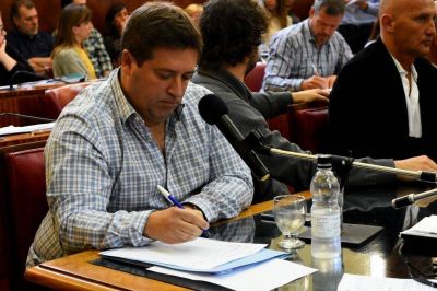 Mourelle demora el pago de los salarios del Concejo Deliberante