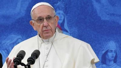 Tras las cr�ticas de 20 ex presidentes, el papa Francisco ratific� que no piensa 