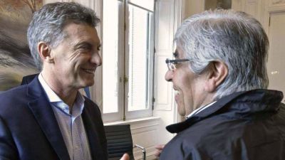 El gobierno dio marcha atr�s y fue a rendirle pleites�a a Hugo Moyano
