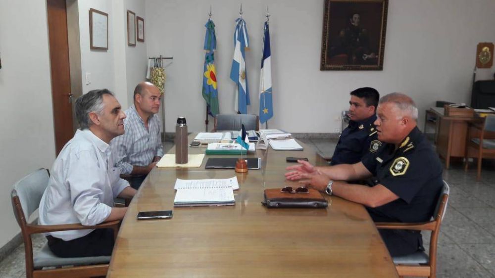 Reyes y Del Valle se reunieron con las autoridades policiales del distrito