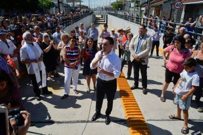 El intendente Andr�s Watson inaugur� el bajov�as en Zeballos