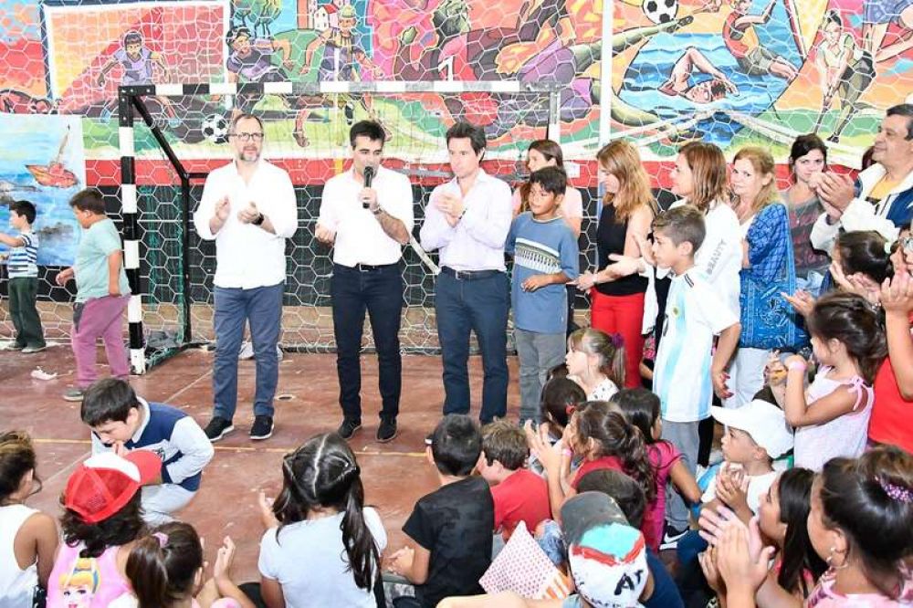 Ante cientos de chicos, se inaugur el programa provincial Escuelas Abiertas en Verano
