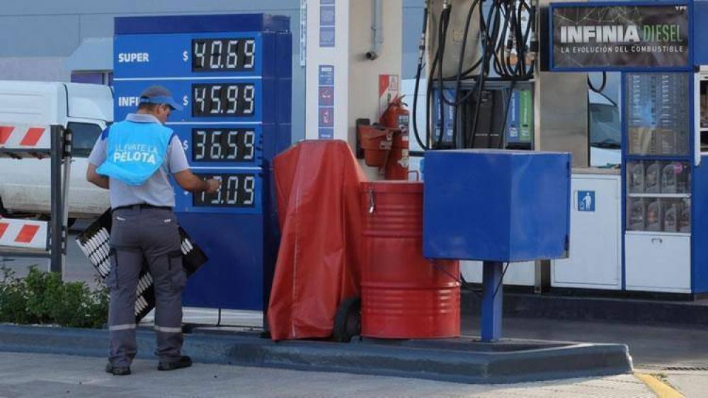 Cristian Folgar: �Mientras el crudo baje y el d�lar siga estable, el precio del combustible seguir� cayendo�