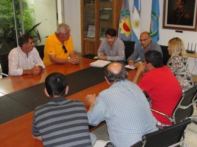 Terrenos de 44 y 17: El municipio confirm� la construcci�n de una Sociedad de Fomento y la subasta de las parcelas