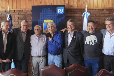 Gremios, en campa�a pero sin candidato