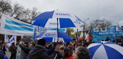 Conflicto en puerta con UTEDYC por despidos en natatorio Lafayette