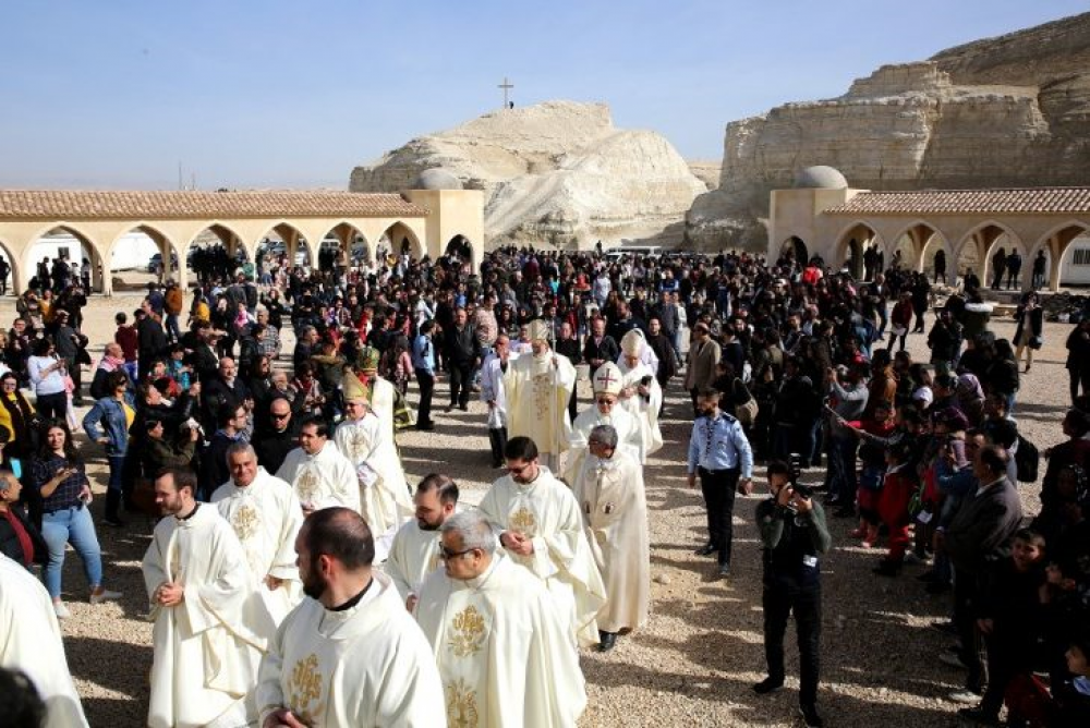 Ms de mil cristianos celebran el bautismo de Cristo en Jordania